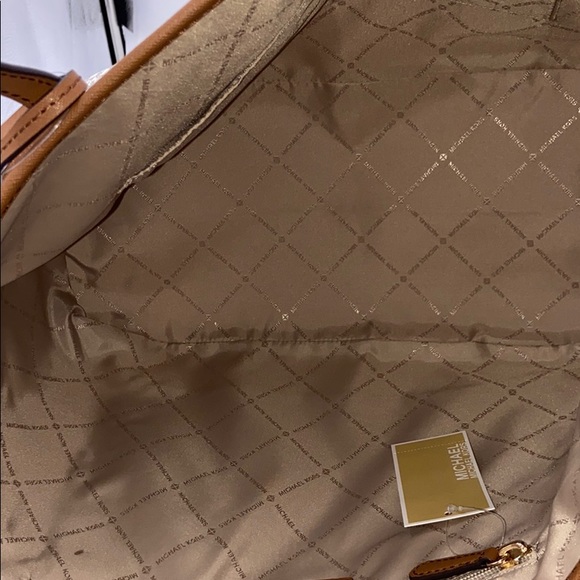 - 🌺NWT Michael Kors Drawstring Tote Bag - Picture 4 of 6
